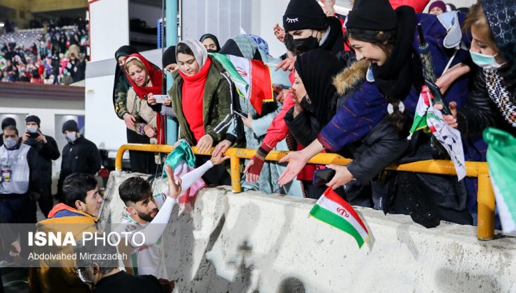 İran’da kadınların futbol maçı izlemesine izin verildi