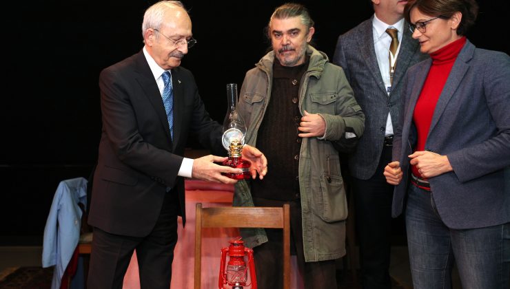 Kılıçdaroğlu, Moda Sahnesi’ni ziyaret etti