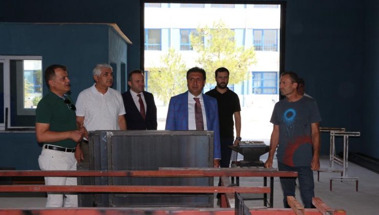  İzmir İl Milli Eğitim Müdürü Dr. Murat Mücahit Yentür, MOPAK Mesleki ve Teknik Anadolu Lisesini Ziyaret Etti