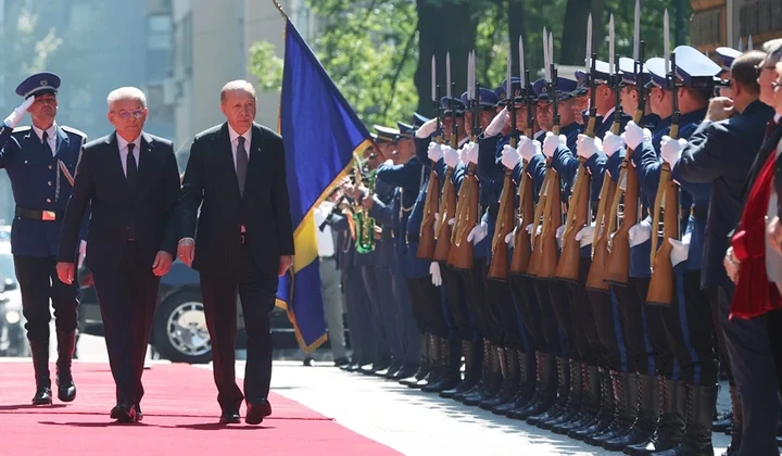 Cumhurbaşkanı Erdoğan resmi törenle karşılandı; Bosna’dan dikkat çeken fotoğraflar