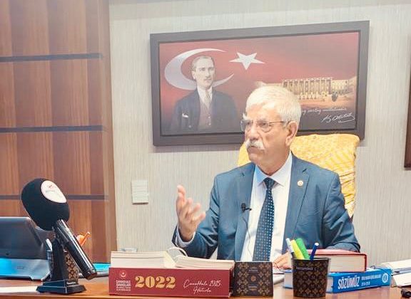 Beko, İzmir’in raylı sistem yatırımlarına ayrılan 3 bin TL’yi sordu