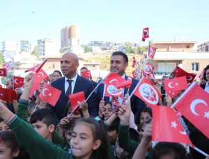 İzmir İl Milli Eğitim Müdürlüğü ve İzmir İl Emniyet Müdürlüğü İş Birliği İle “29 Ekim Cumhuriyet Bayramı Şenliği” Gerçekleştirildi