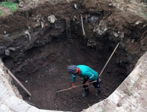 TUGAY KARŞIYAKA’YI YERALTI KONTEYNERLERİ İLE DONATT