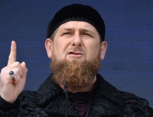 Kadirov’dan Papa’ya tepki: “Dinimizi bilmiyorsun, utan”