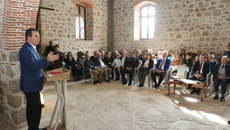 Bergama’da tarihi tören