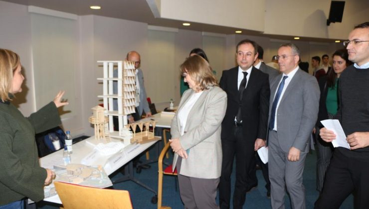 İzmir İl Millî Eğitim Müdürlüğü ve İzmir Ekonomi Üniversitesi ‘Mesleğimde Matematik Çalıştayı’nda Buluştu