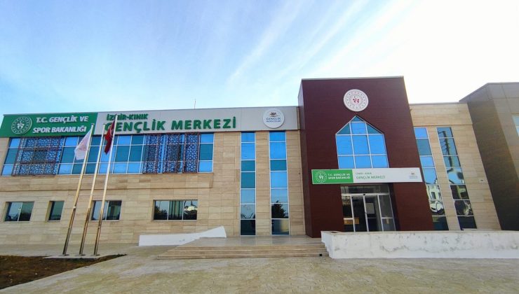 İZMİR KINIK’TA AFETZEDE MİSAFİRLER İÇİN SOSYAL MARKET AÇILDI