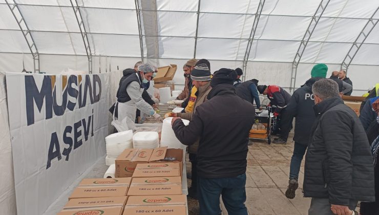 MÜSİAD, ÜYELERİ VE GÖNÜLLÜLERİ İLE AFET BÖLGESİNDE YARALARI SARIYOR
