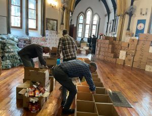 Kilise, Depremzedeler İçin Yardım Merkezine Dönüştü