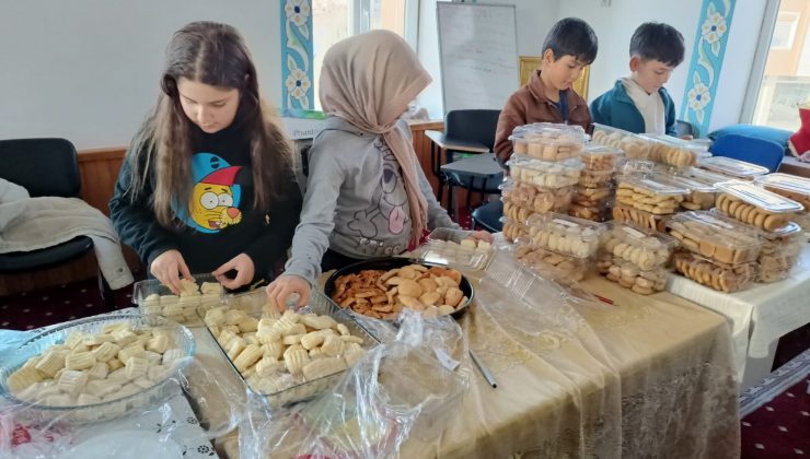 İzmir İl Milli Eğitim Müdürlüğü Depremzedelerin Gıda İhtiyacına Destek Olmak İçin Var Gücüyle Çalışıyor