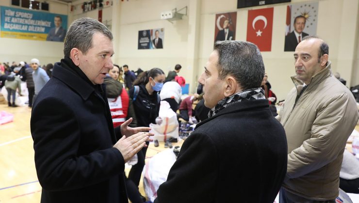 Bergama depremzedelere yardım kampanyasında tek yürek