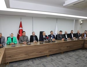 AK Parti İzmir İl Başkanı Kerem Ali Sürekli, görevinden istifa ederek 14 Mayıs’ta gerçekleşecek seçimlerde milletvekilliği aday adaylığını açıkladı.