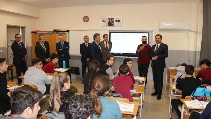 İzmir İl Milli Eğitim Müdürü Dr. Murat Mücahit Yentür Seferihisar ve Urla’da Bir Dizi<br>Ziyaret Gerçekleştirdi