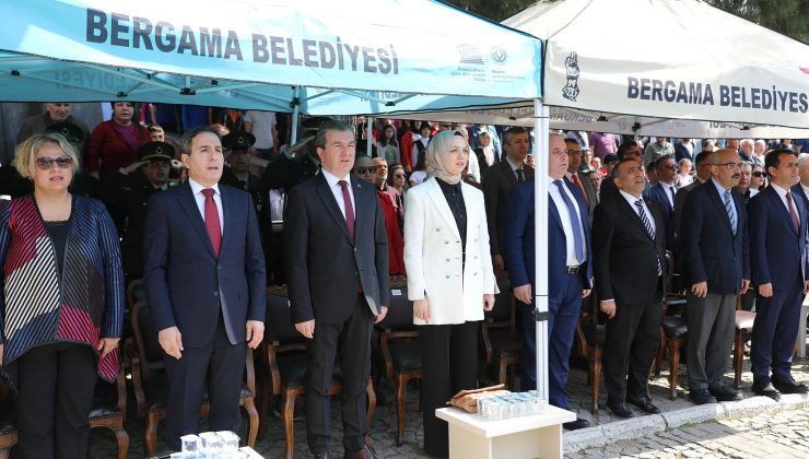 Bergama 23 Nisan’ı coşku ile kutladı