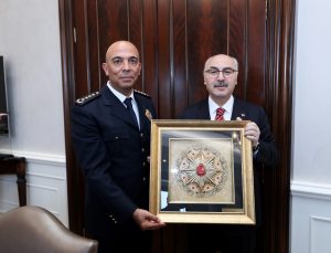 Türk Polis Teşkilatının 178. Kuruluş Yıl Dönümü münasebetiyle İl Emniyet Müdürü,Mehmet ŞAHNE ve Teşkilat Mensupları,Vali Yavuz Selim KÖŞGER’i makamında ziyaret etti