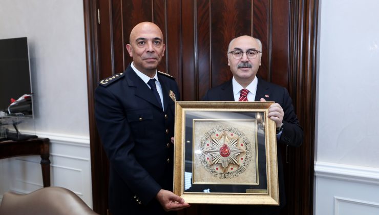 Türk Polis Teşkilatının 178. Kuruluş Yıl Dönümü münasebetiyle İl Emniyet Müdürü,Mehmet ŞAHNE ve Teşkilat Mensupları,Vali Yavuz Selim KÖŞGER’i makamında ziyaret etti