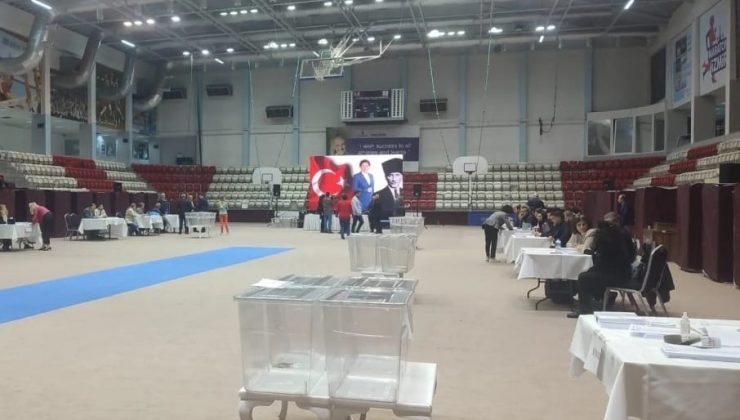 İZMİR’DE İYİ PARTİ SANDIKLARI AÇILDI