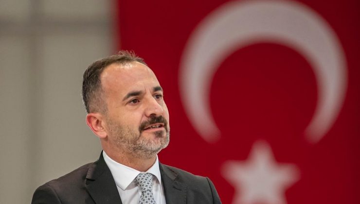 AK Partili Hızal’dan Büyükşehir otoparkına asılan Kılıçdaroğlu posterine tepki‘’ Burası kamusal alan! Parti Binanız Değil!’’