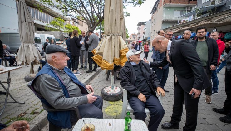 Başkan Soyer Bornova’da yurttaşlarla kucaklaştı