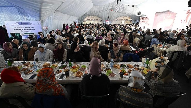 Moskova’daki iftar çadırında Türkiye gecesi