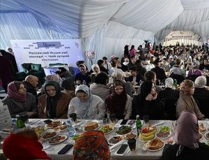 Moskova’daki iftar çadırında Türkiye gecesi