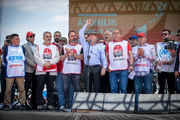 O zorbalar tıpış tıpış gidecekler