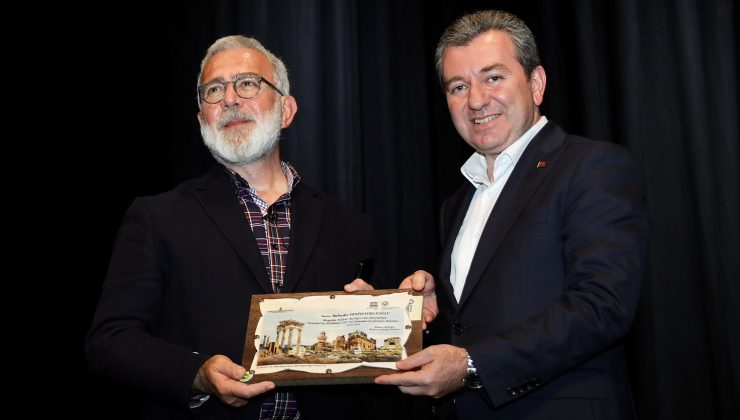 Bergama’da “İstanbul’un Fethi” konulu konferans