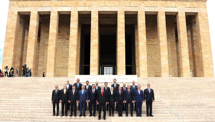 Kabine üyeleri Anıtkabir’i ziyaret etti