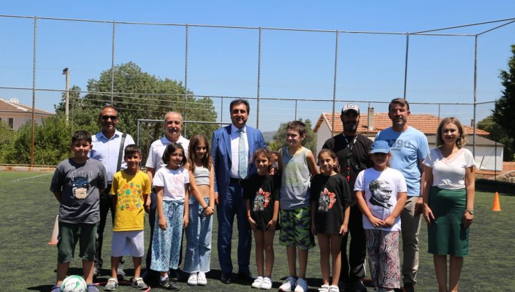 İzmir İl Milli Eğitim Müdürü Doç. Dr. Murat Mücahit Yentür, Uzunkuyu Köy Yaşam Merkezinde Yaz Atölyelerini Ziyaret Etti