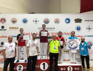 TÜRKİYE VE MANİSA’NIN GURUR’U BBSK KARATE TAKIMI MADALYA ZAFER’İ