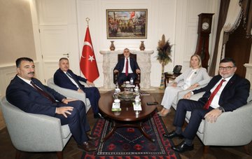 Çalışma ve Sosyal Güvenlik Bakanı,Vedat Işıkhan’dan İzmir Ziyareti