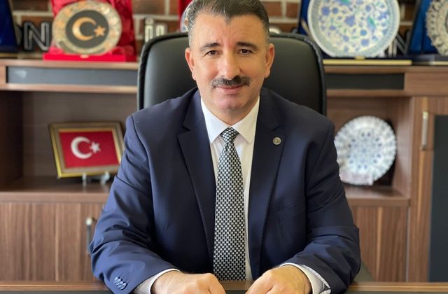 Başdaş’tan Konak Atatürk Meydanı çıkışı “Meydanı yeşil alan yaparak Atatürk Meydanı’na katalım”