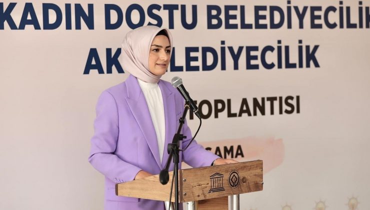 AK Parti İzmir Kadın Kolları’ndan ‘Kadın Dostu Belediyecilik, AK Belediyecilik’ programı