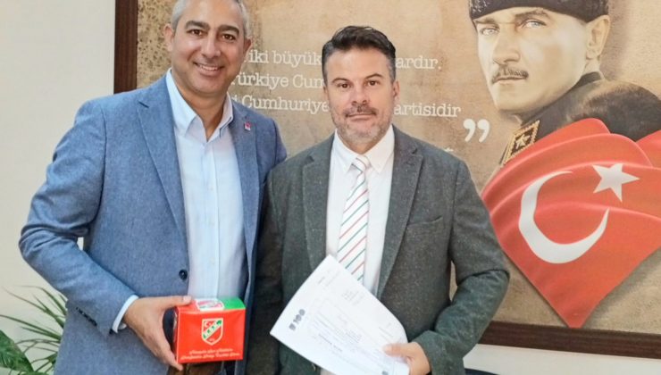 Karşıyaka’nın sevilen yüzü Volkan Berber Karşıyaka’da meclis üyeliği için yola çıktı