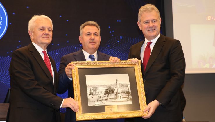 İzmir Ticaret Odası (İZTO) 2023 Aralık Ayı Olağan Meclis Toplantısı, Meclis Başkanı Selami Özpoyraz idaresinde gerçekleşti.