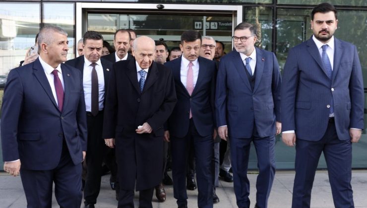 Cumhur İttifakı İzmir Büyükşehir Belediye Başkan Adayı Hamza Dağ,İzmir’e gelen MHP Genel Başkanı Devlet Bahçeli’yi karşıladı
