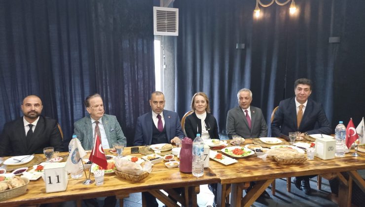 Anadolu birliğinden ses getiren toplantı