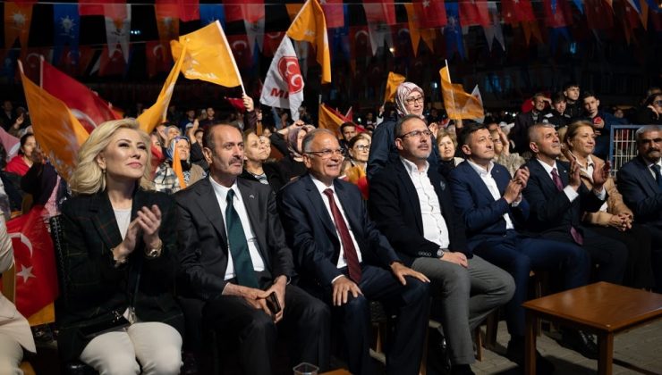 Selçuk’un kalbinde tarihi miting