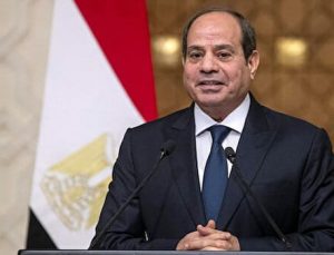 Mısır: Sisi, and içerek yeni görev dönemine başladı