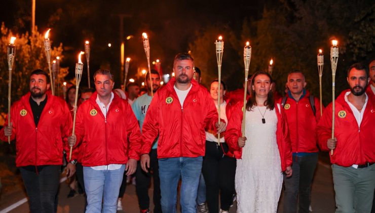 BAŞKAN GÖRKEM DUMAN BUCALI GENÇLERLE KOCATEPE’DE