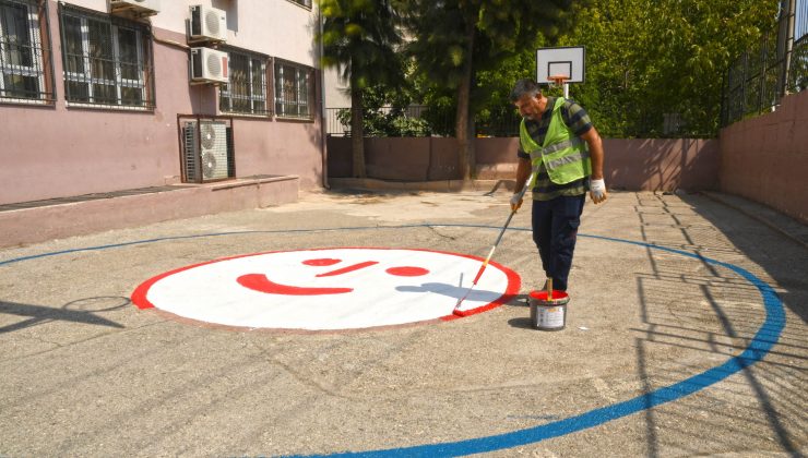 Karabağlar Belediyesi’nden Eğitime Tam Destek: Okulların Yanındayız