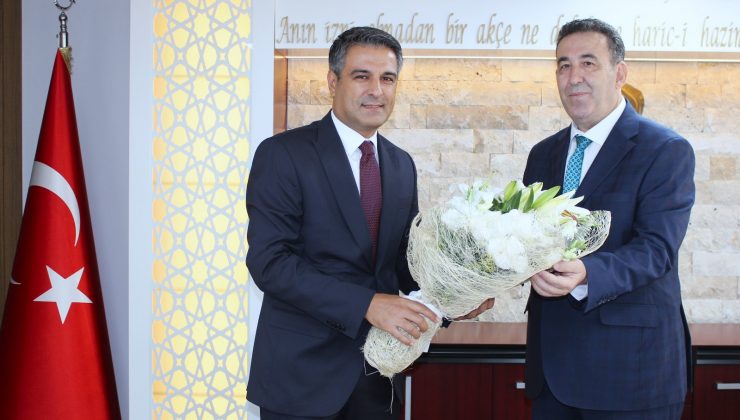 İzmir Defterdarlığı’nda Yeni Dönem: Ömer Alanlı Görevi Devraldı