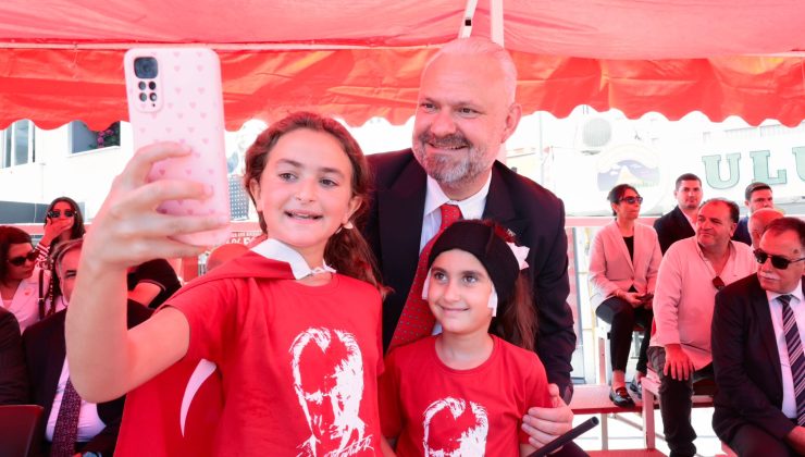 Menemen’de Zafer Bayramı coşkusu