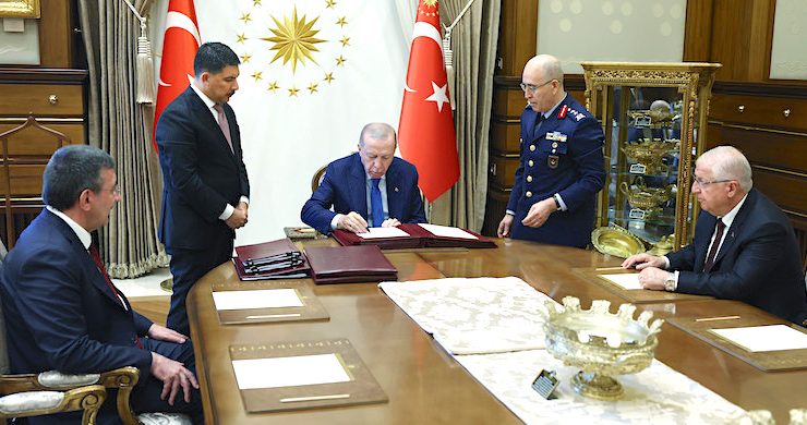 YAŞ Kararları Açıklandı: Genelkurmay Başkanlığına Selçuk Bayraktaroğlu Atandı