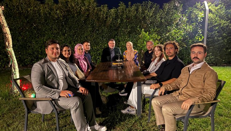Başkan Saygılı, üniversite öğrencilerini evinde ağırladı