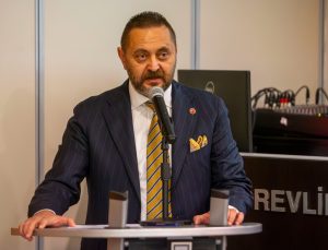 Karşıyaka Belediye Meclisi AK Parti Grup Başkanvekili Ünal’dan Sert Çöp Tepkisi