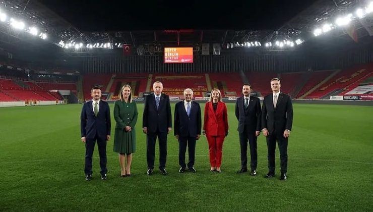 AK Partili Çankırı’dan  Kadın Millilere Sürpriz: Cumhurbaşkanı Erdoğan Soyunma Odasında Telefonda Tebrik Etti