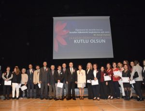 Karşıyaka’da 24 Kasım Öğretmenler Günü Duygulu Anlarla Kutlandı