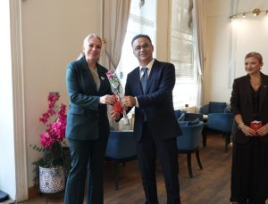 İzmir İl Millî Eğitim Müdürü Dr. Ömer Yahşi, İzmir’de Öğretmenlerle Anlamlı Bir Buluşma Gerçekleştirdi