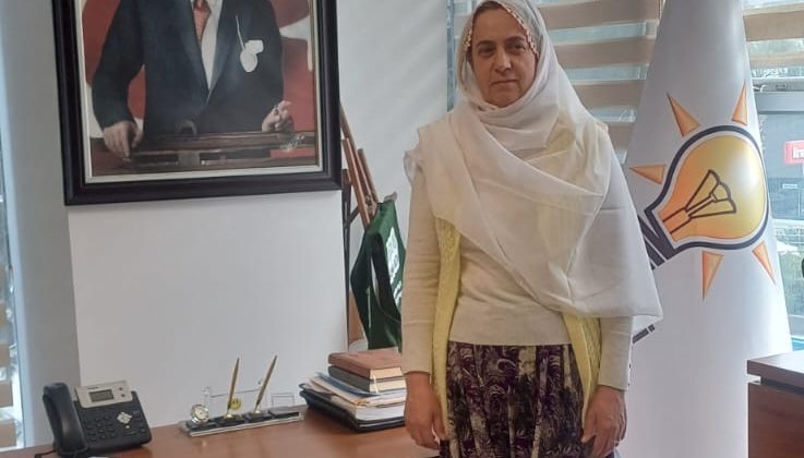 AK Parti İzmir Kadın Kolları’ndan Şalvarlı Tepki